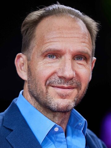 Ralph Fiennes Headshot