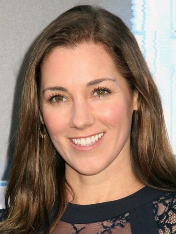 Carly Craig Headshot