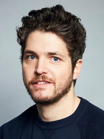 Philip Ettinger Headshot