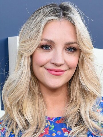 Abby Elliott Headshot