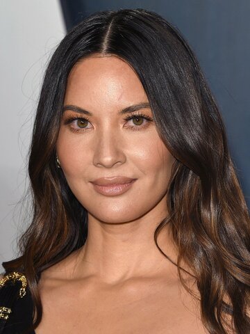 Olivia Munn Headshot
