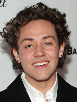 Ethan Cutkosky Headshot