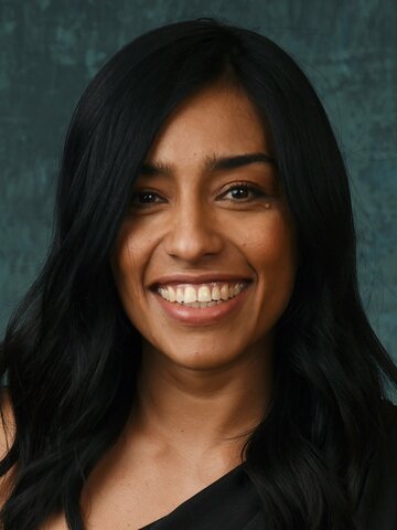 Adriana Paz Headshot