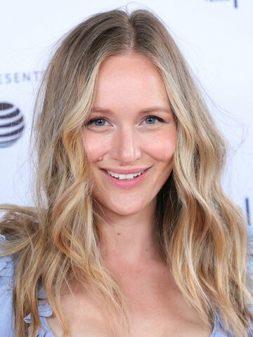 Kerry Bishé Headshot