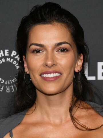 Sofia Pernas Headshot