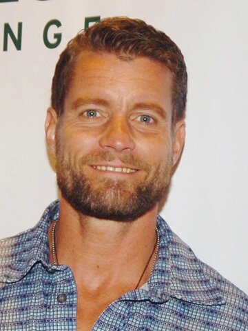 Damien Puckler Headshot