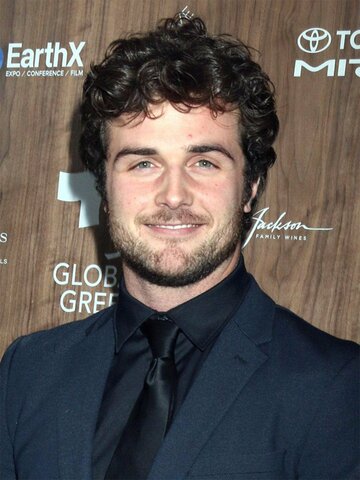 Beau Mirchoff Headshot