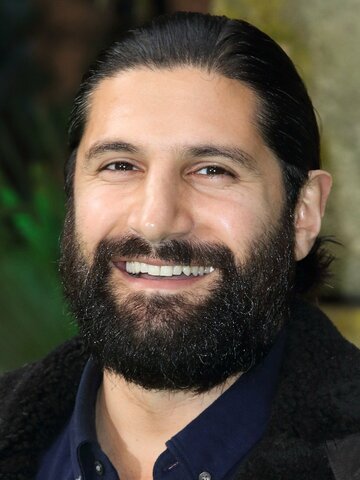 Kayvan Novak Headshot