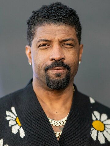 Deon Cole Headshot