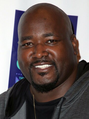 Quinton Aaron Headshot