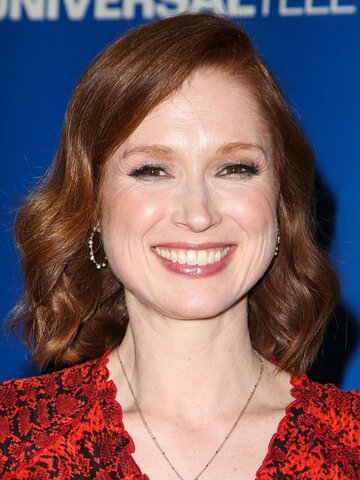 Ellie Kemper Headshot