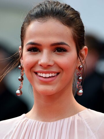 Bruna Marquezine Headshot