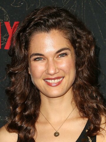 Teri Reeves Headshot