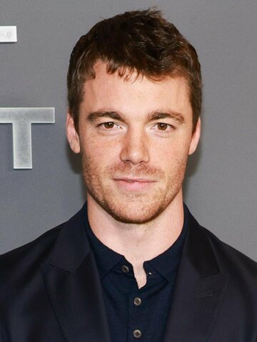 Gabriel Basso Headshot