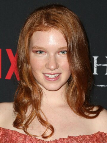 Annalise Basso Headshot