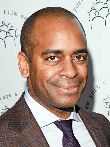 Daniel Breaker Headshot
