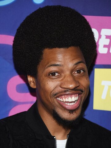 Mike E. Winfield Headshot