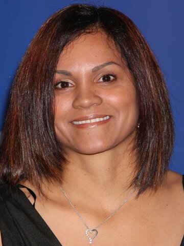 Sandra Diaz-Twine Headshot