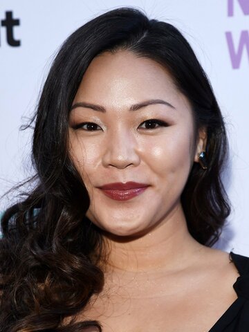 Jee Young Han Headshot