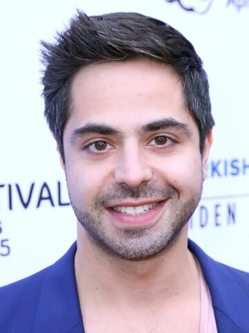 Satya Bhabha Headshot