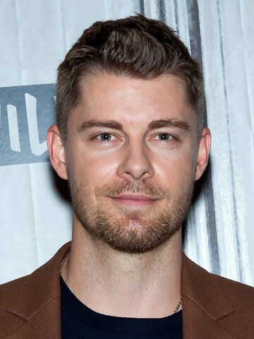 Luke Mitchell Headshot