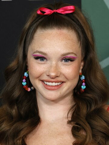 Zoe Colletti Headshot