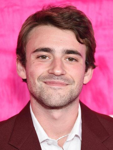 Charlie Rowe Headshot