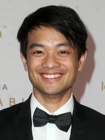 Osric Chau Headshot