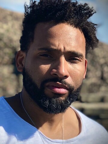 Addison Henderson Headshot