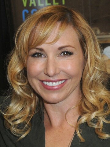 Kari Byron Headshot