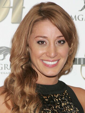 Vienna Girardi Headshot