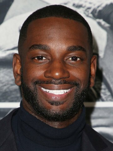 Mo McRae Headshot