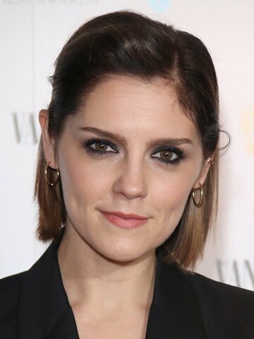 Annabel Scholey Headshot