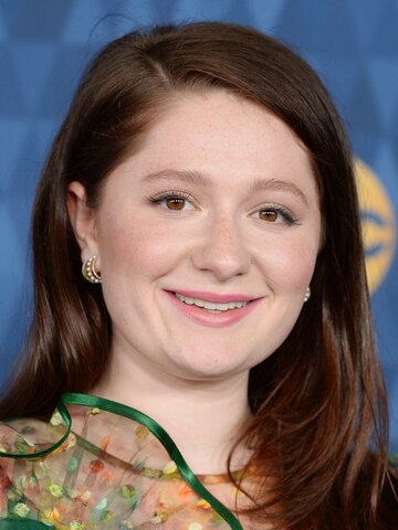 Emma Kenney Headshot