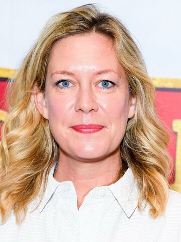 Anna Crilly Headshot