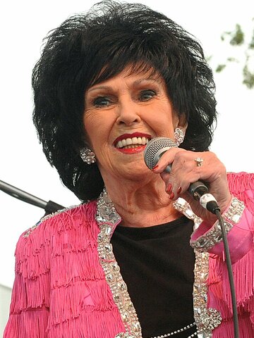 Wanda Jackson Headshot