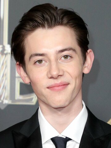 Griffin Gluck Headshot
