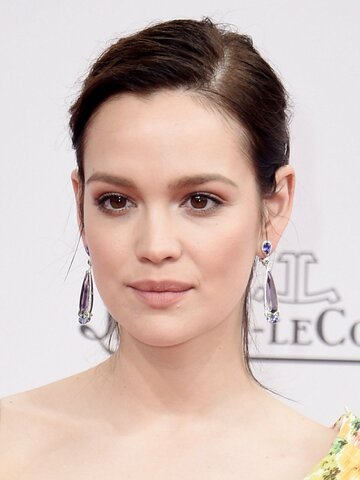 Emilia Schüle Headshot