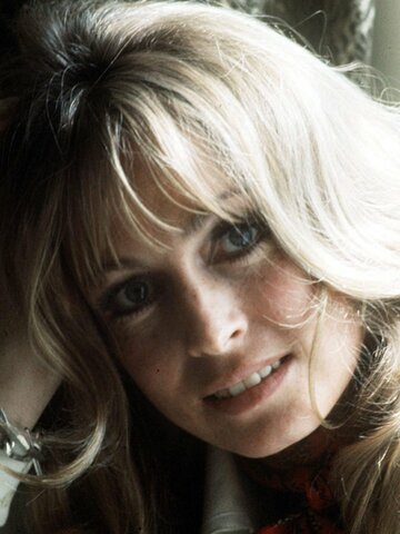 Suzy Kendall Headshot