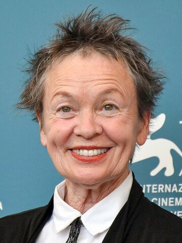 Laurie Anderson Headshot