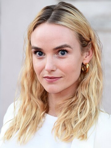 Joanna Vanderham Headshot