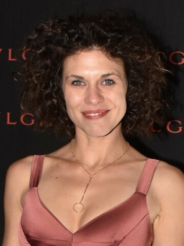 Ana Ularu Headshot