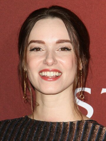 Alexandra Essoe Headshot