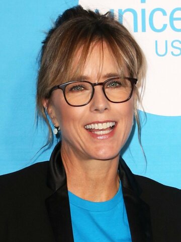 Tea Leoni Headshot