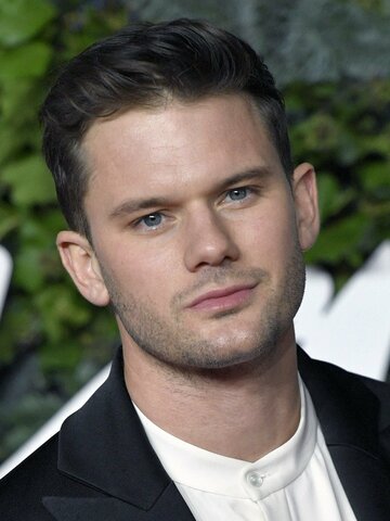 Jeremy Irvine Headshot