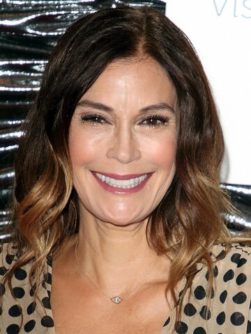Teri Hatcher Headshot