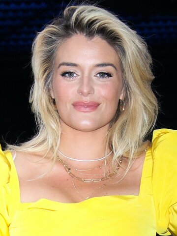 Daphne Oz Headshot