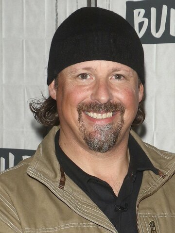 Casey Anderson Headshot