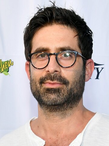 Stephen Schneider Headshot