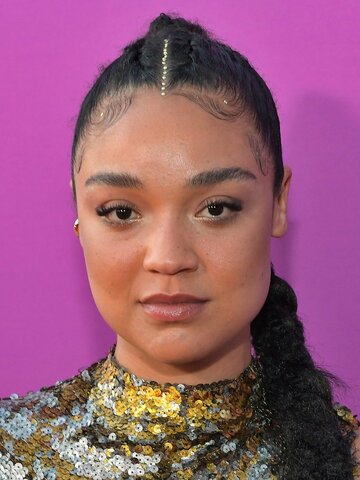 Aisha Dee Headshot